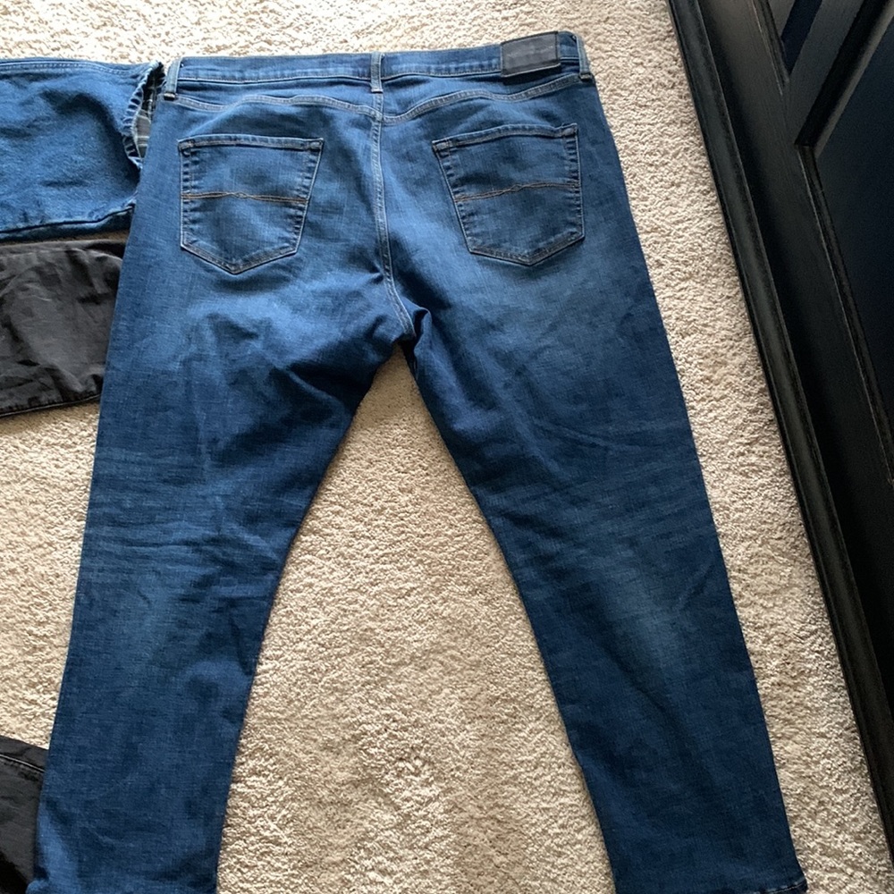 Used - Picture 3 of 3